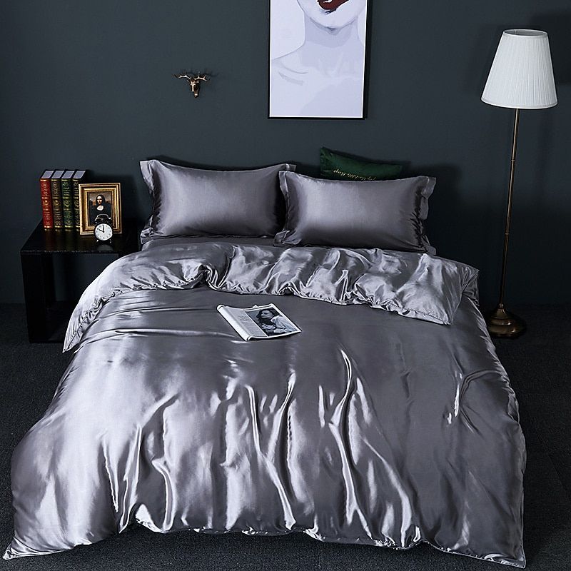 SilkenDream - Luxury 4-Piece Satin Bedding Set 4