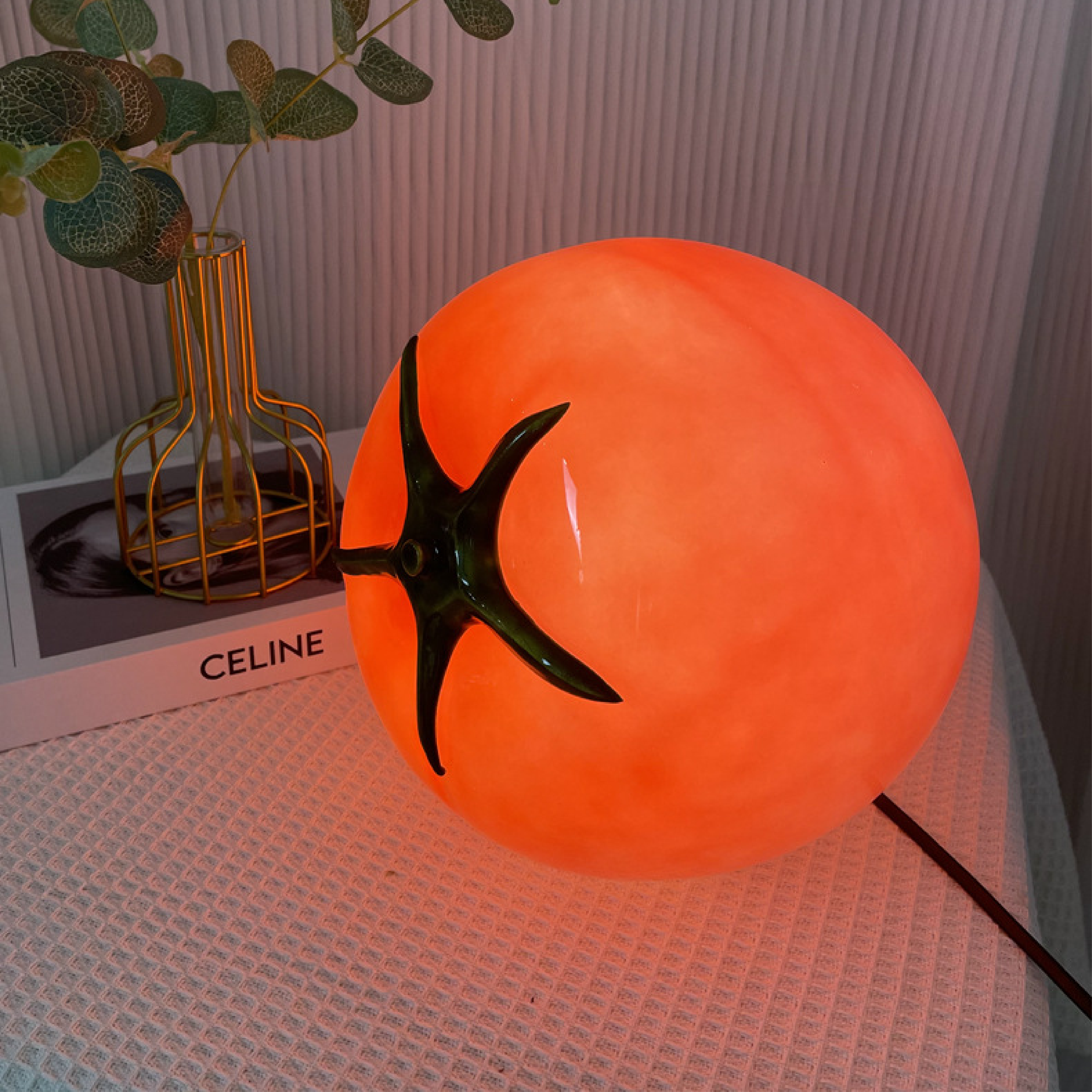 Statuesque | Decorative Tomato Table Lamp 0