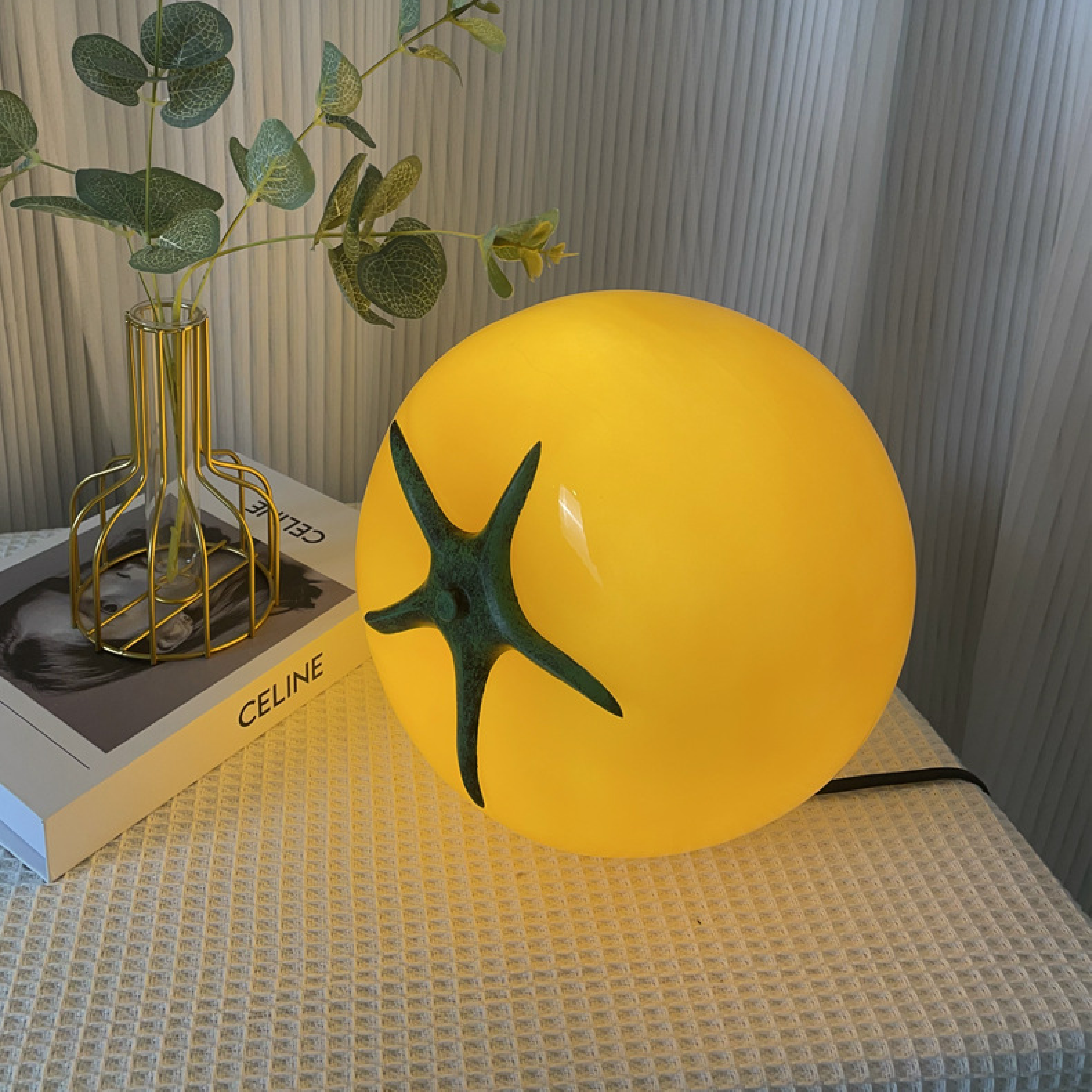 Statuesque | Decorative Tomato Table Lamp 2
