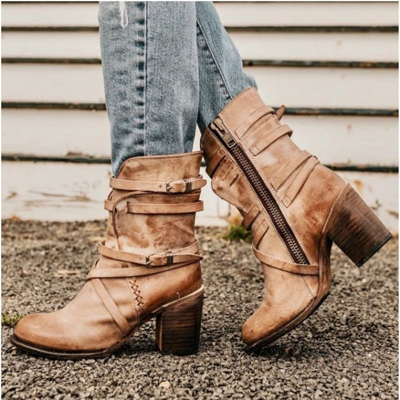 Stylish Black Leather Ankle Boots for Women with Chunky Heel and Distressed Finish 0