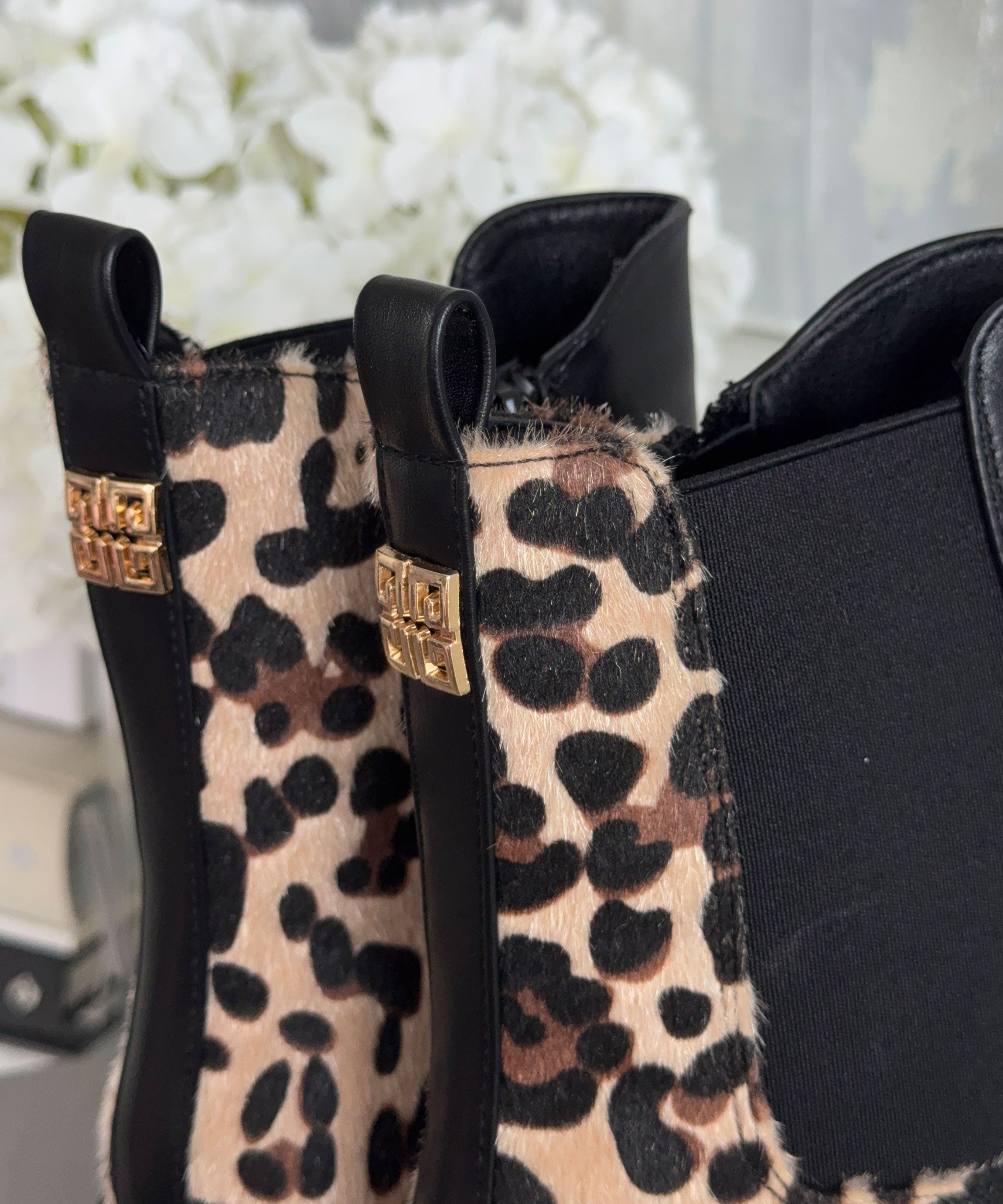 Stylish Knee High Boots in Black with Comfortable Inner Lining for Everyday Wear 2