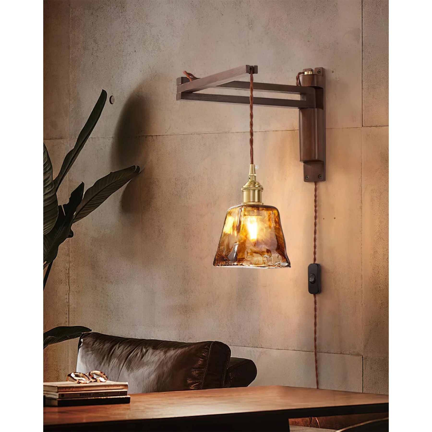 Varonne | Vintage-Inspired Wall Lamp with Classic Silhouette 2