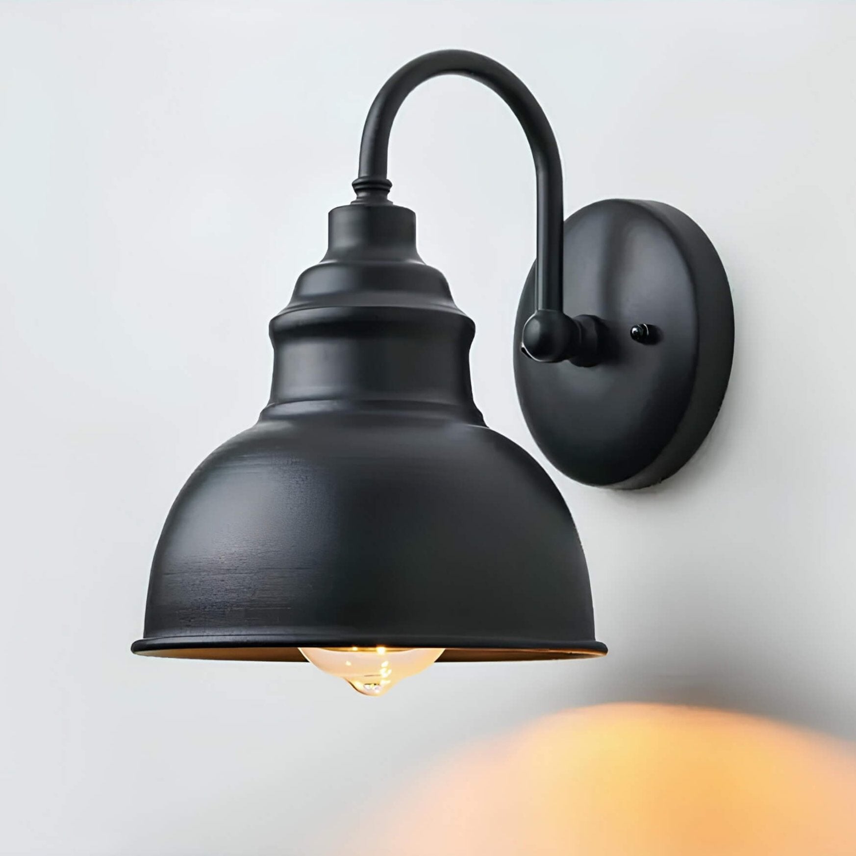 Vintage-Style Outdoor Wall Lantern - Rust-Resistant Exterior Wall Light for Patios and Gardens 4