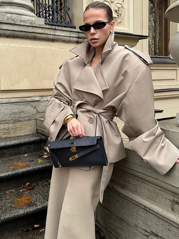 Vintage Women's Short Trench Coat with Turn-Down Collar and Shoulder Pads – Stylish Women's Jacket 3