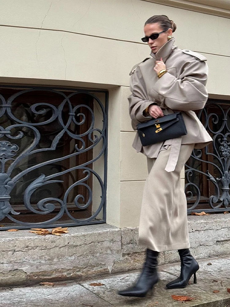 Vintage Women's Short Trench Coat with Turn-Down Collar and Shoulder Pads – Stylish Women's Jacket 4