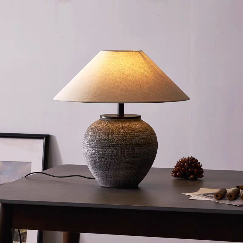Vyntra | Vintage Inspired Ceramic Table Lamp 0