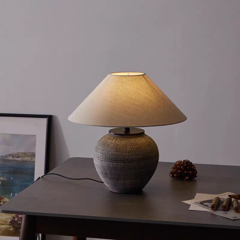 Vyntra | Vintage Inspired Ceramic Table Lamp 3
