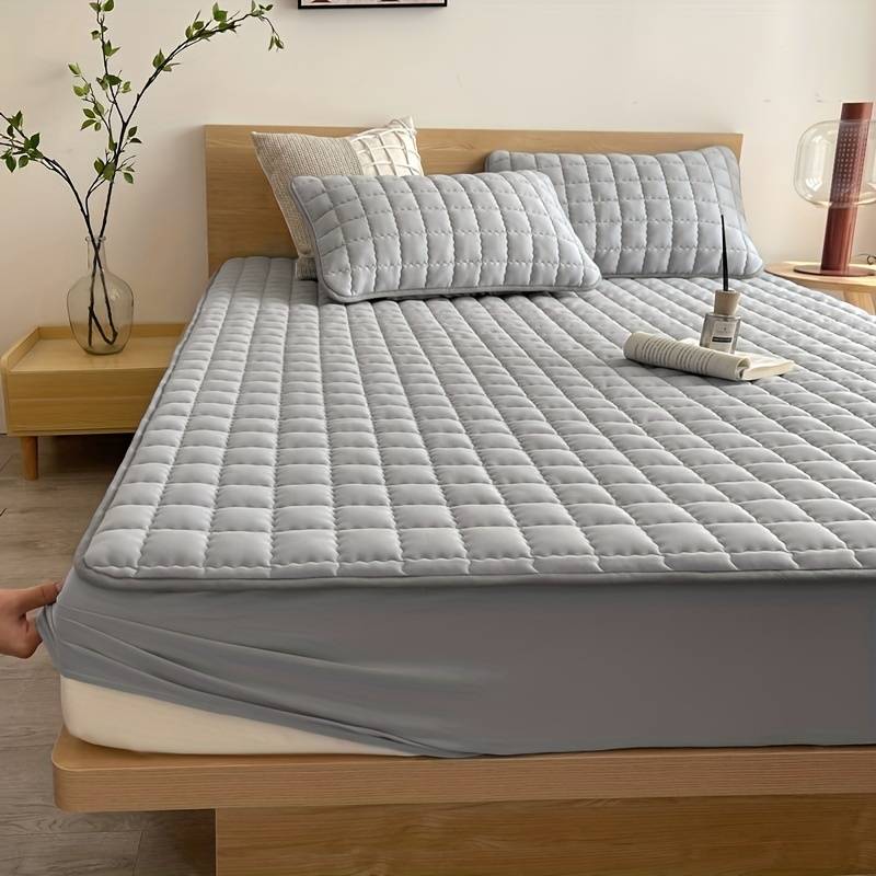 Waterproof Mattress Protector Queen - Soft, Breathable Cover for Ultimate Comfort and Hygiene 1