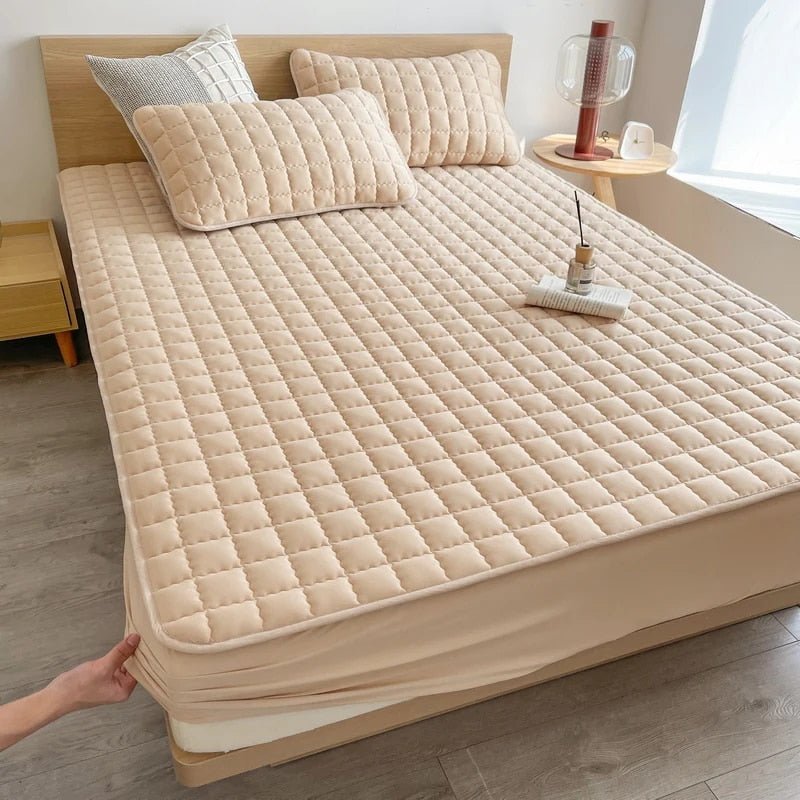 Waterproof Mattress Protector Queen - Soft, Breathable Cover for Ultimate Comfort and Hygiene 3