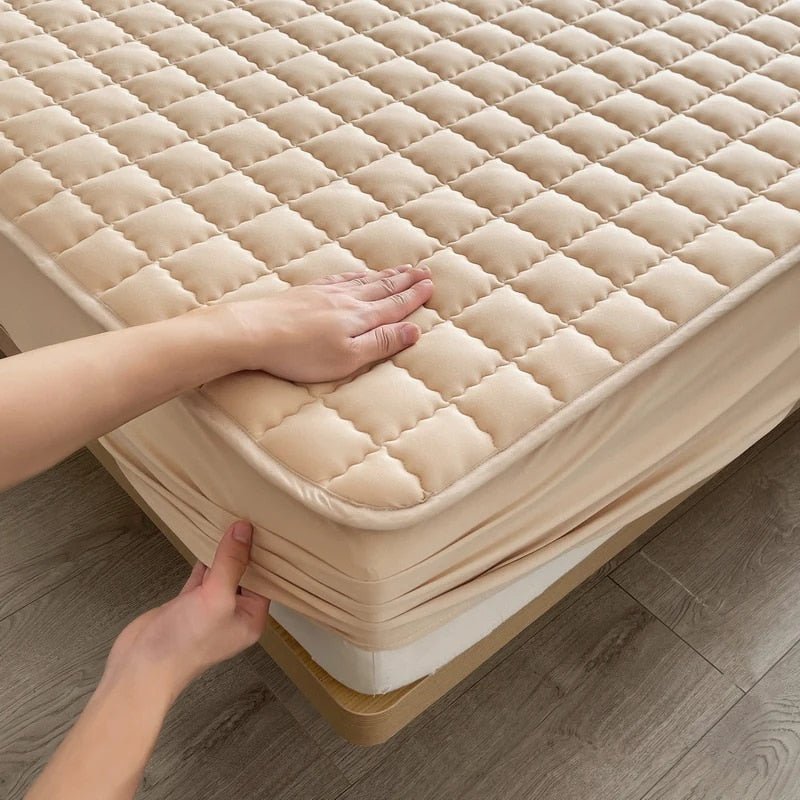 Waterproof Mattress Protector Queen - Soft, Breathable Cover for Ultimate Comfort and Hygiene 4