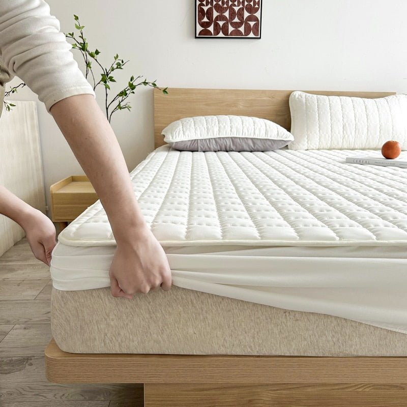 Waterproof Mattress Protector Queen - Soft, Breathable Cover for Ultimate Comfort and Hygiene 7
