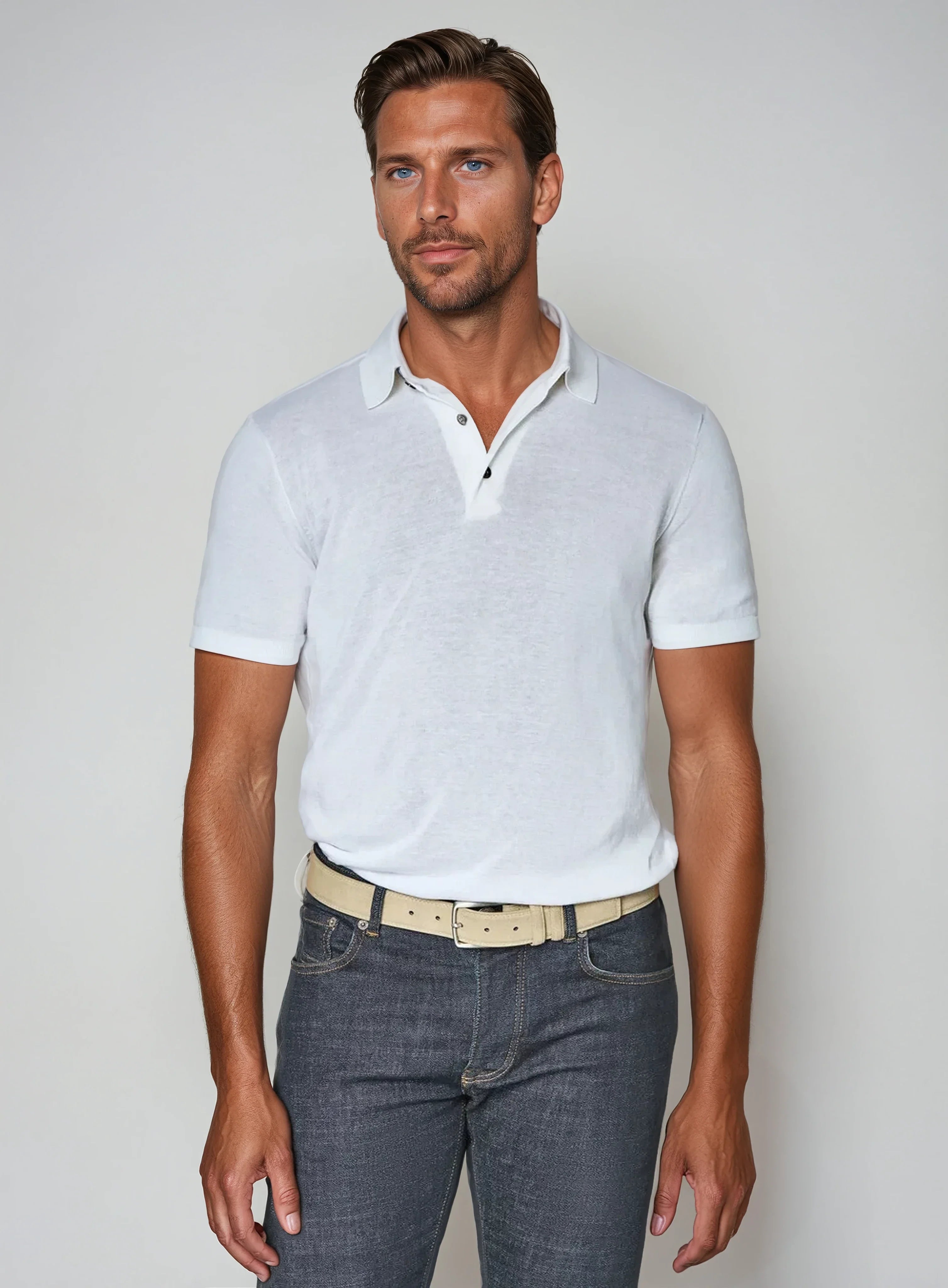 https://cdn.shopify.com/s/files/1/0903/2731/8834/files/Witte_polo_shirt_ga2.webp?v=1743768775