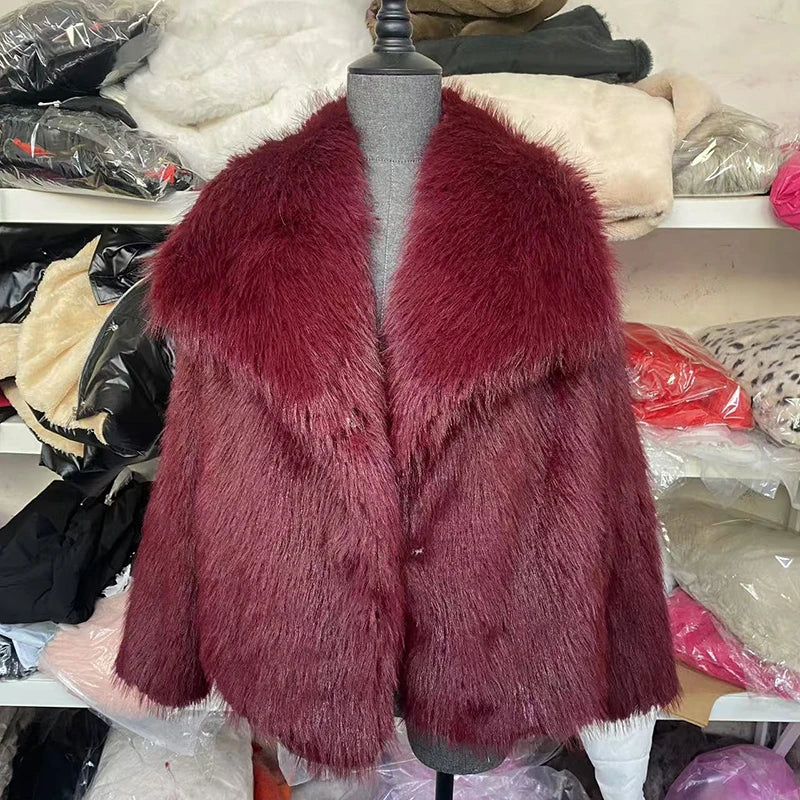 Women&#39;s Faux Fur Short Jacket - Warm Lightweight Winter Coat for High Street Fashion 4