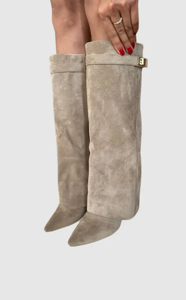 Women's Knee High Boots - Elegant Black Leather Footwear for Style and Comfort 0