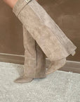 Women's Knee High Boots - Elegant Black Leather Footwear for Style and Comfort 4