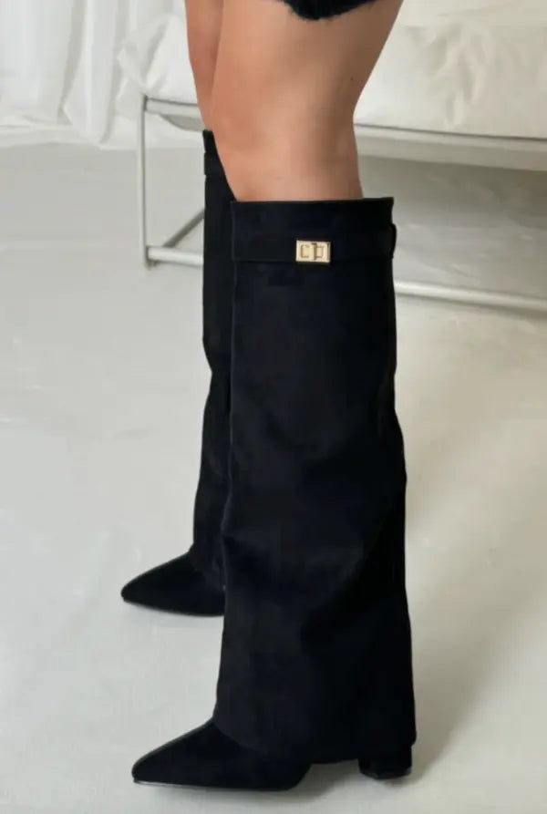 Women&#39;s Knee High Boots - Elegant Black Leather Footwear for Style and Comfort 7