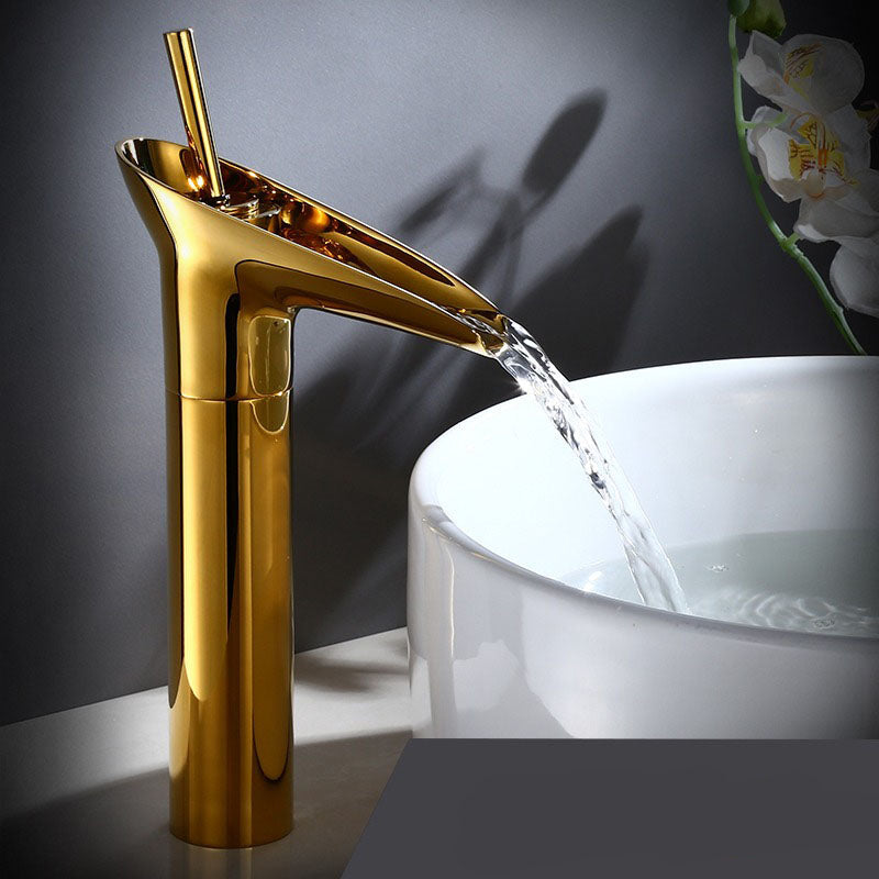 RetroStream – Vintage Style Waterfall Bathroom Faucet for a Nostalgic Touch