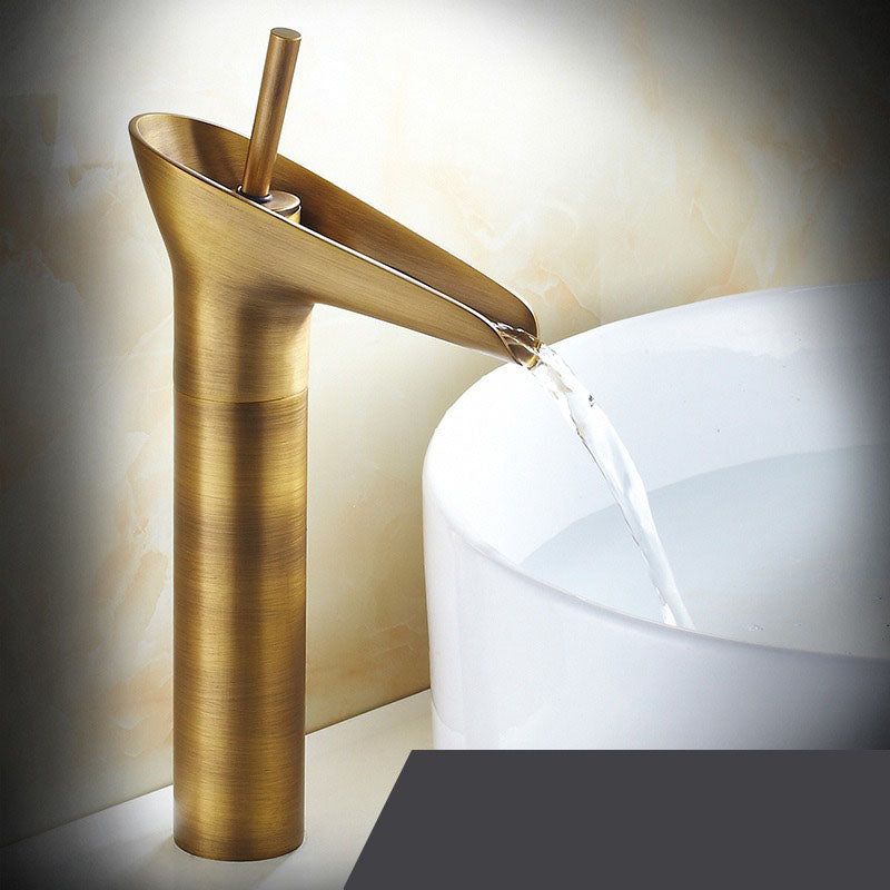 RetroStream – Vintage Style Waterfall Bathroom Faucet for a Nostalgic Touch