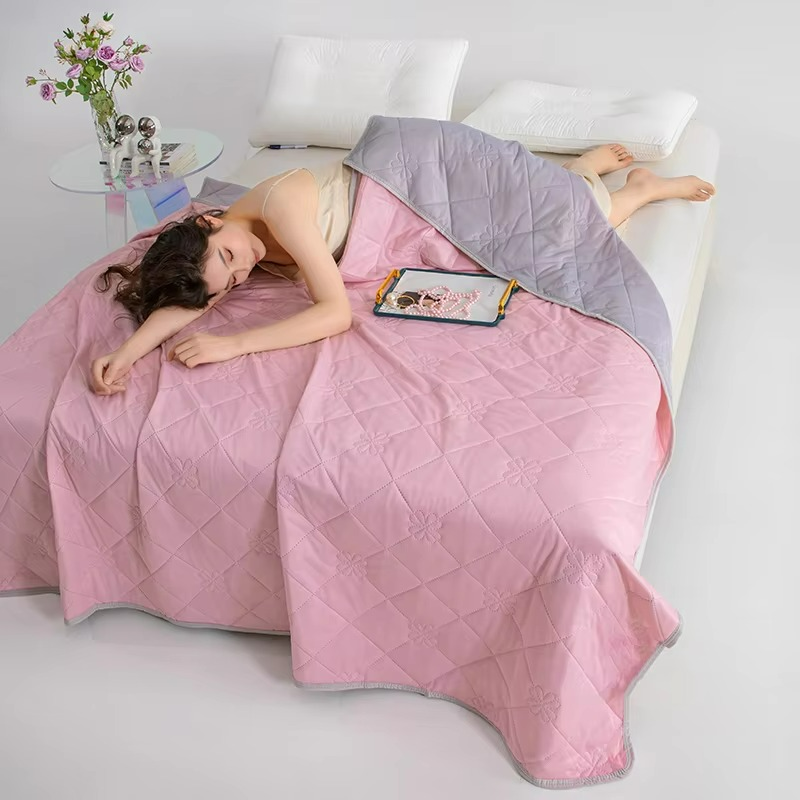Breathable Cool Duvet Lightweight Comforter for Summer Use