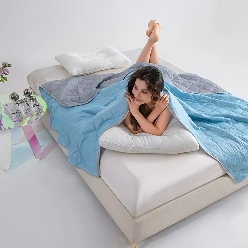 Breathable Cool Duvet Lightweight Comforter for Summer Use