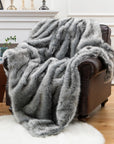 VelvetGlo – Chic Faux Fur Blanket with a Sumptuous Feel