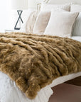 VelvetGlo – Chic Faux Fur Blanket with a Sumptuous Feel