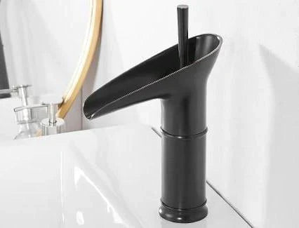 RetroStream – Vintage Style Waterfall Bathroom Faucet for a Nostalgic Touch